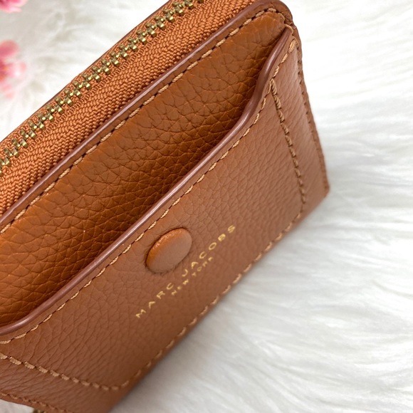 👝🐌 MARC JACOBS Leather Zip Wallet 🐌👝 - Picture 7 of 16